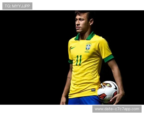 绿茵场上的辉煌与挑战一位足球巨星的生涯长卷