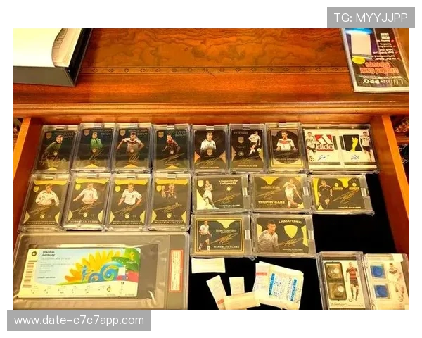 足球球星卡的珍藏与投资价值解析及未来发展趋势探讨 足球球星卡的珍藏与投资价值解析及未来发展趋势探讨