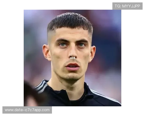 足球球星马赛克头像男引发热议 神秘面容背后的精彩故事与职业成就揭秘