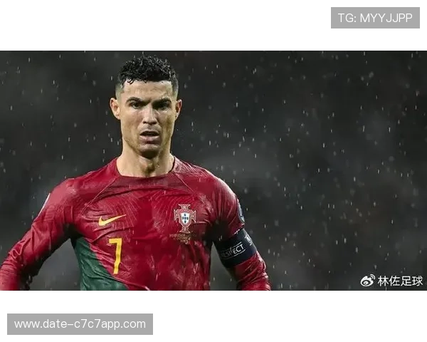 足球球星的权利与影响力解析：从梅西到C罗的全球商业帝国与社会责任